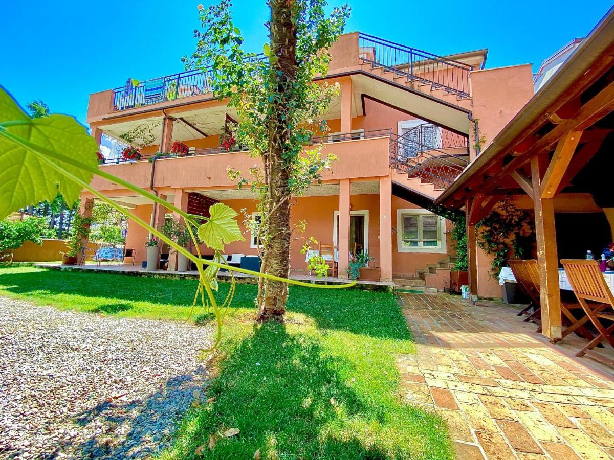 Apartments Tajana Novigrad Istria Exterior foto
